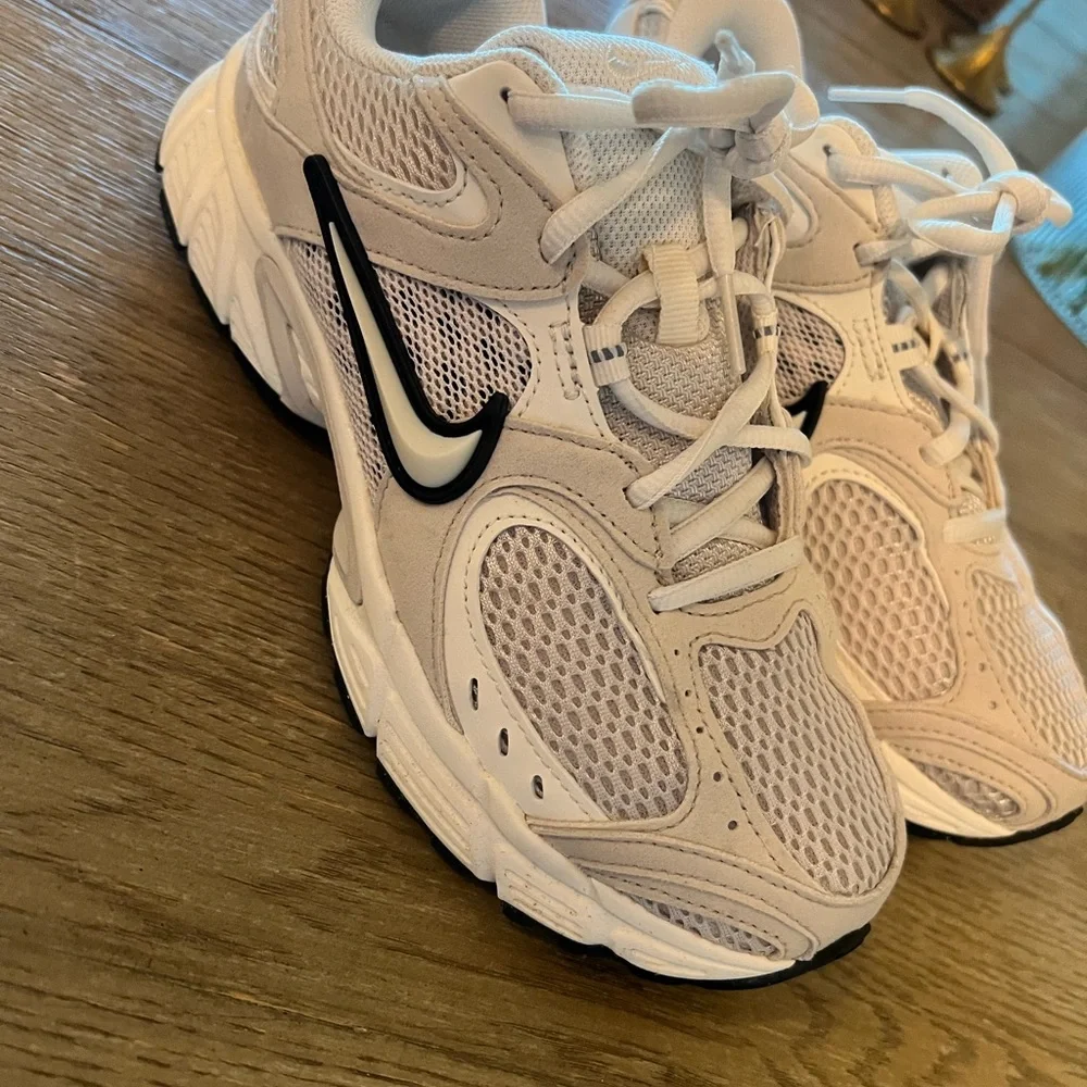 Nike V5 RNR - Picture 1 of 5